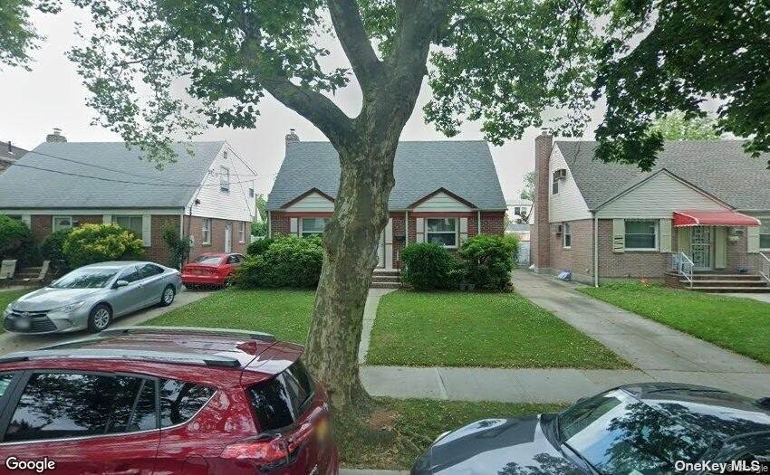 Residential Lease الساعة 76-11 268th St Avenue New Hyde Park, New York 11040 United States