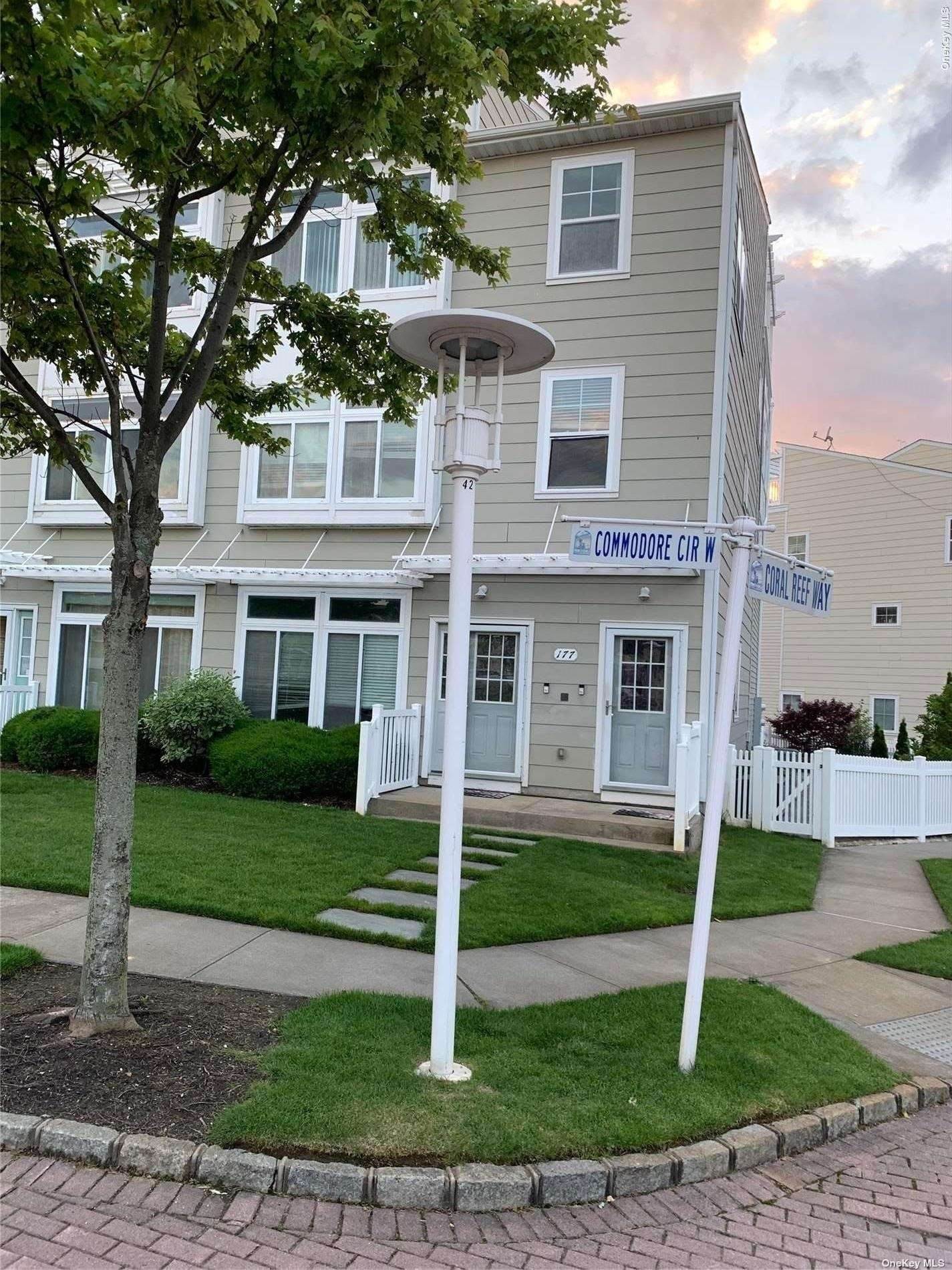 Residential Lease at 177 W Commodore Circle # B Far Rockaway, New York 11692 United States