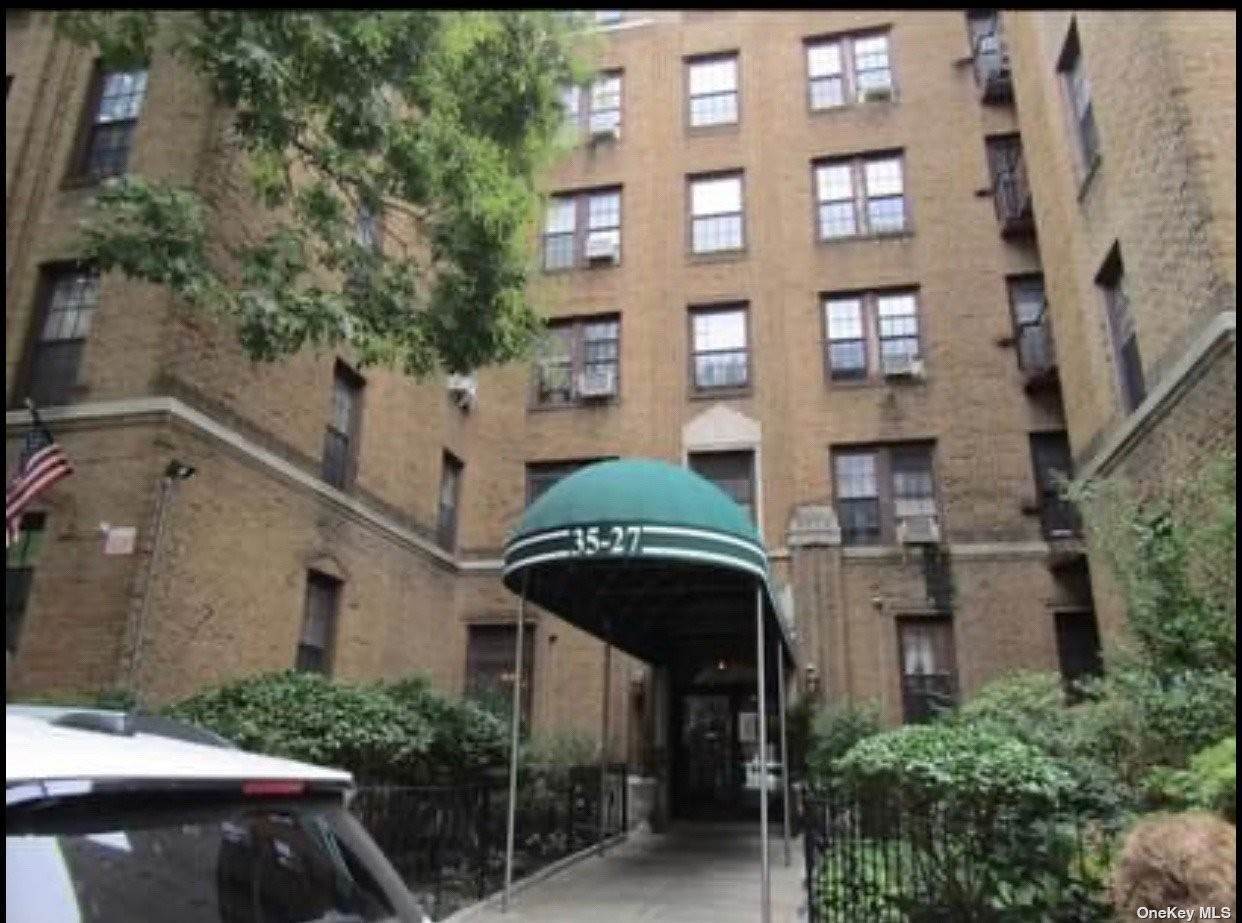 Bail Résidentiel à 35-27 81st # 1L Jackson Heights, New York 11372 États-Unis