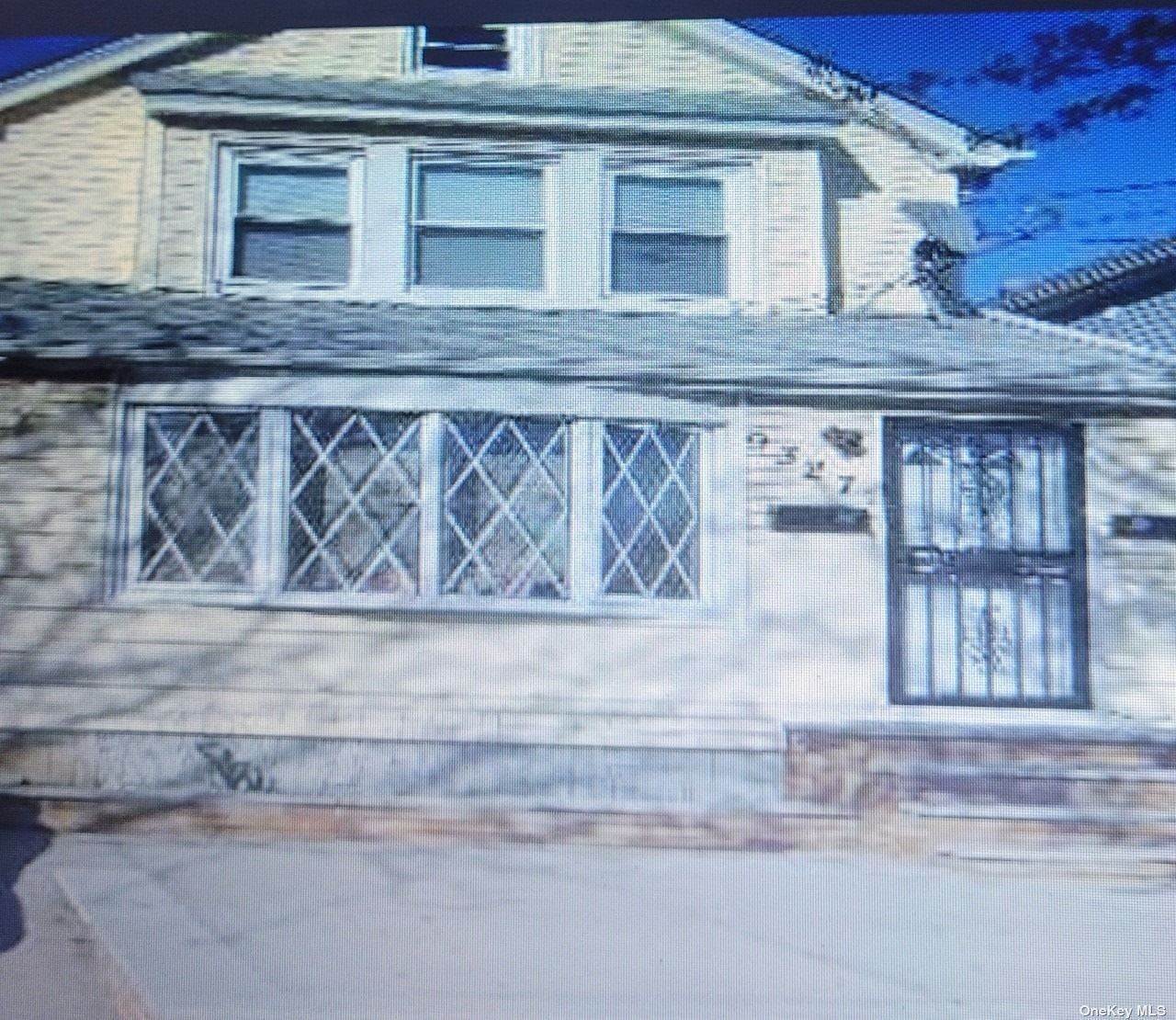 Bail Résidentiel à 93-27 Francis Lewis Boulevard # 2 Queens Village, New York 11428 États-Unis