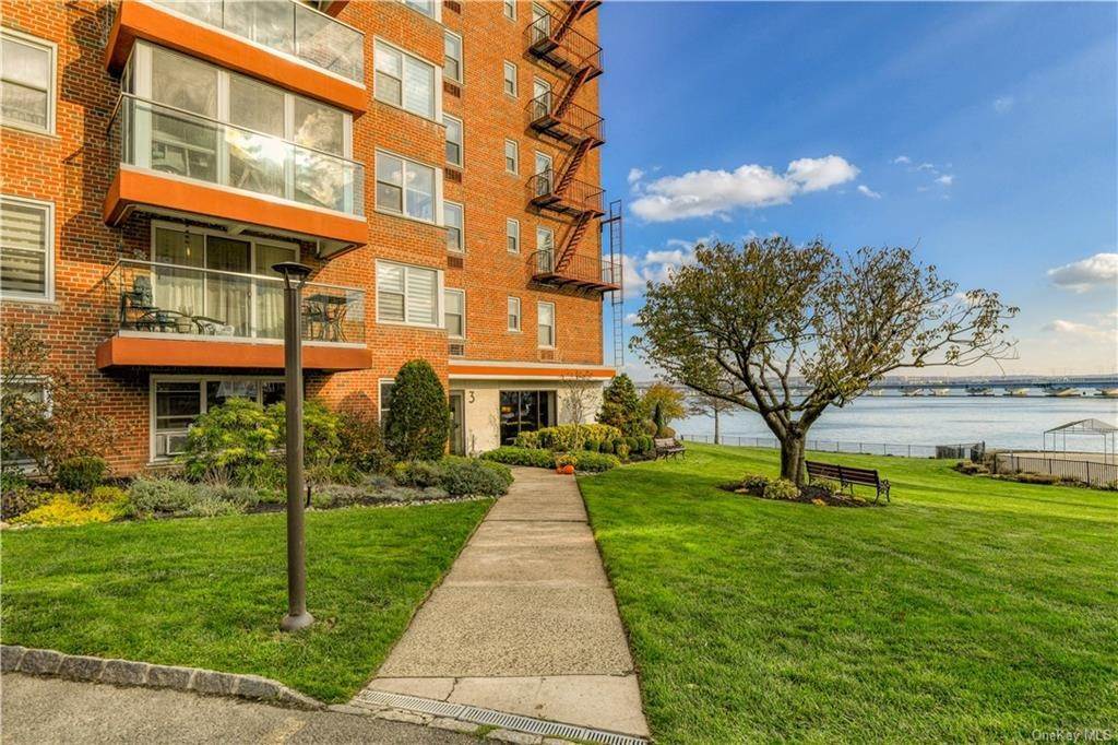 Residential for Sale at 3 Salisbury Point # 4C Nyack, New York 10960 United States