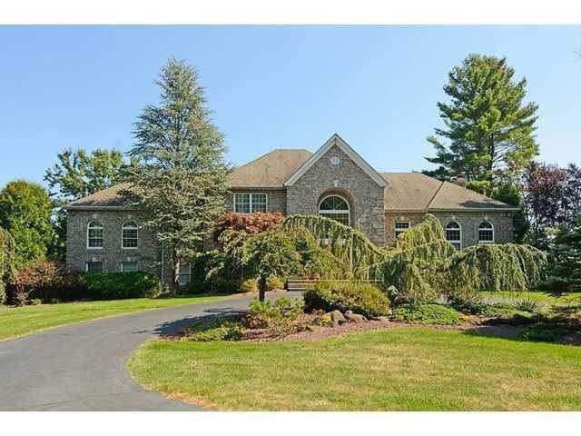 Single Family Homes at 410 Strawtown Road, West Nyack, NY 10994 Clarkstown, New York 10994 United States