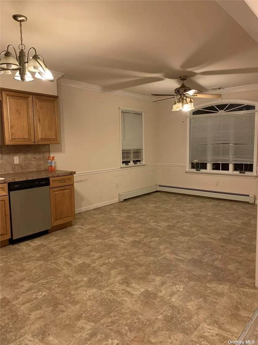 Residential Lease at 56-35 194th Street # 2FL Fresh Meadows, New York 11365 United States