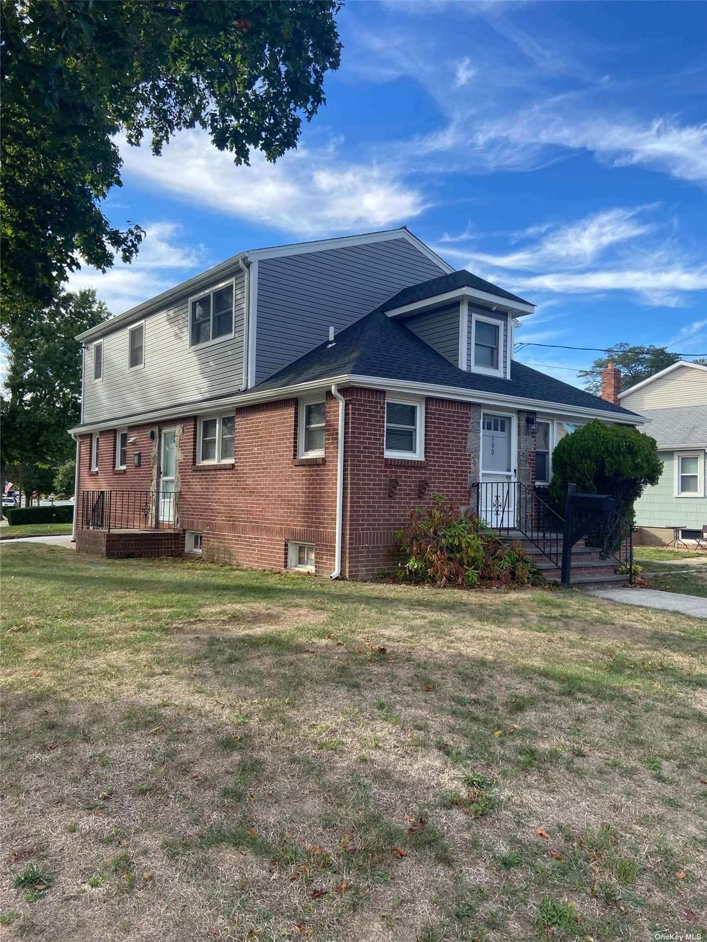 Residential Lease at 100 Cross Road North Bellmore, New York 11710 United States