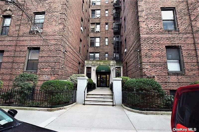 Residential Lease الساعة 41-21 42 Street # 4D Sunnyside, New York 11104 United States
