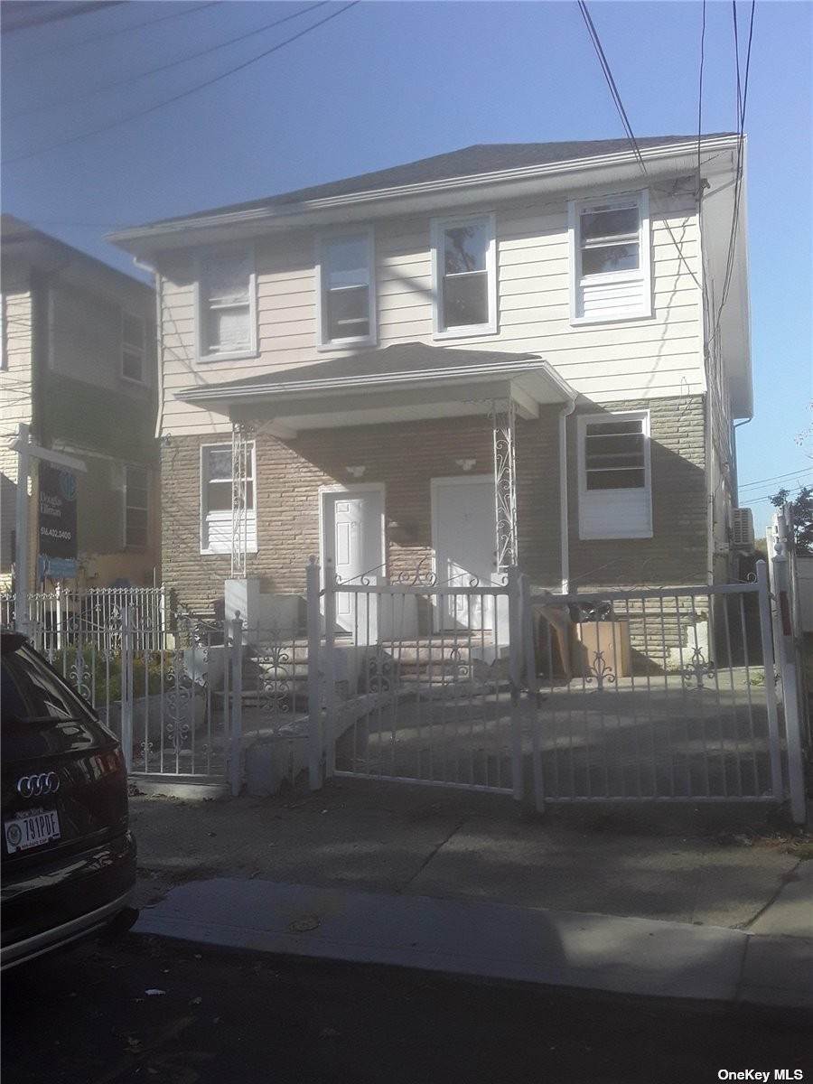 Жилой аренды в 13-67 Dickens Street Far Rockaway, Нью-Йорк 11691 Соединенные Штаты