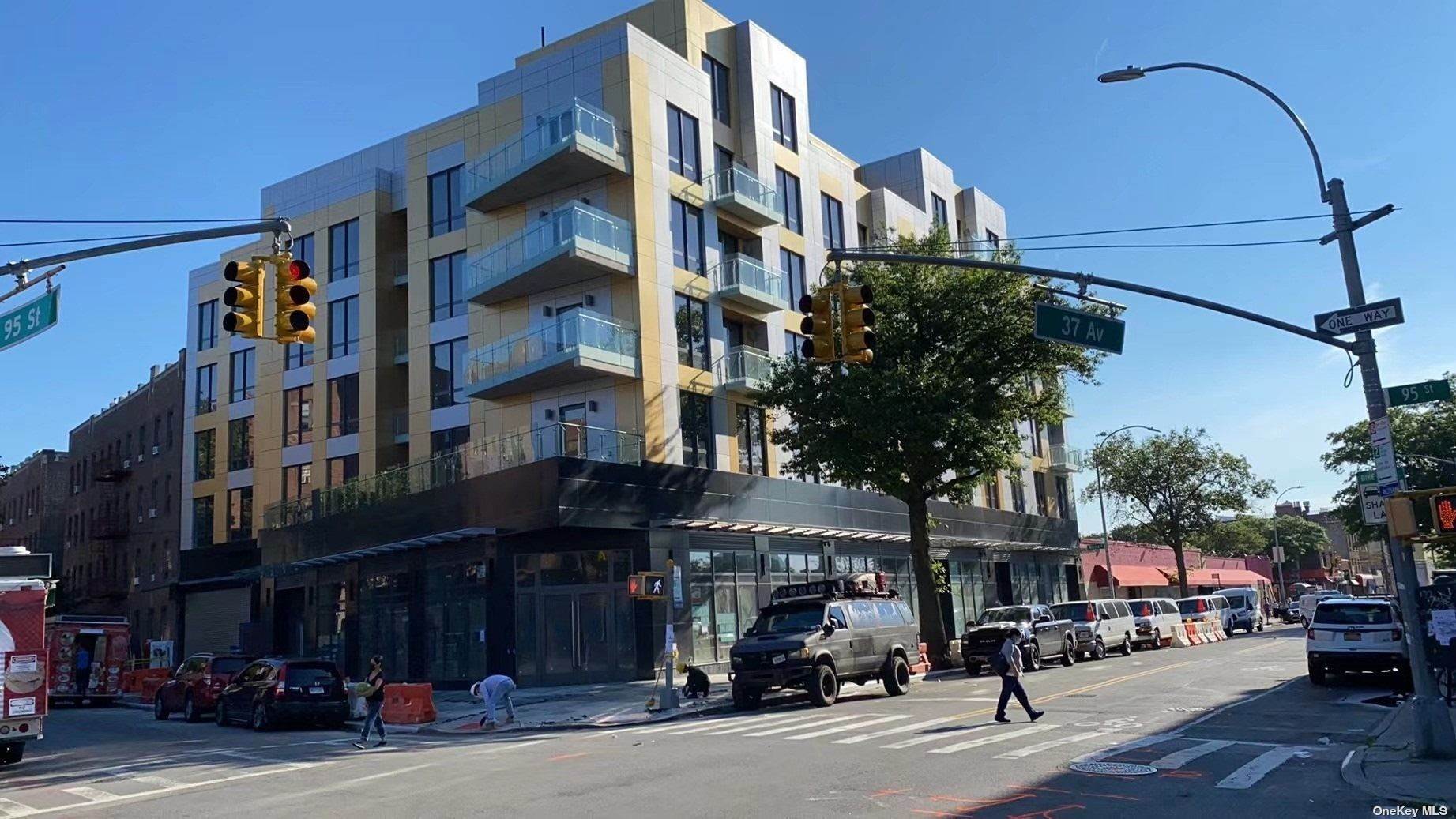 Residential Lease الساعة 95-01 37th Avenue # 2B Jackson Heights, New York 11372 United States