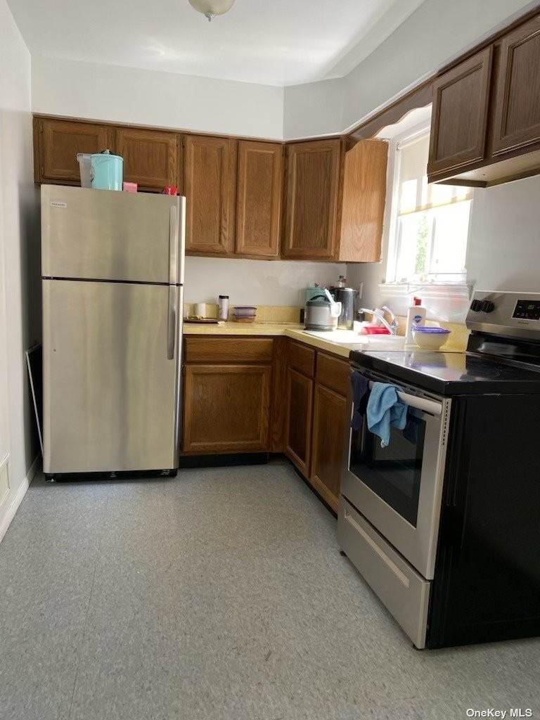 Residential Lease الساعة Address Restricted by MLS Staten Island, New York 10314 United States