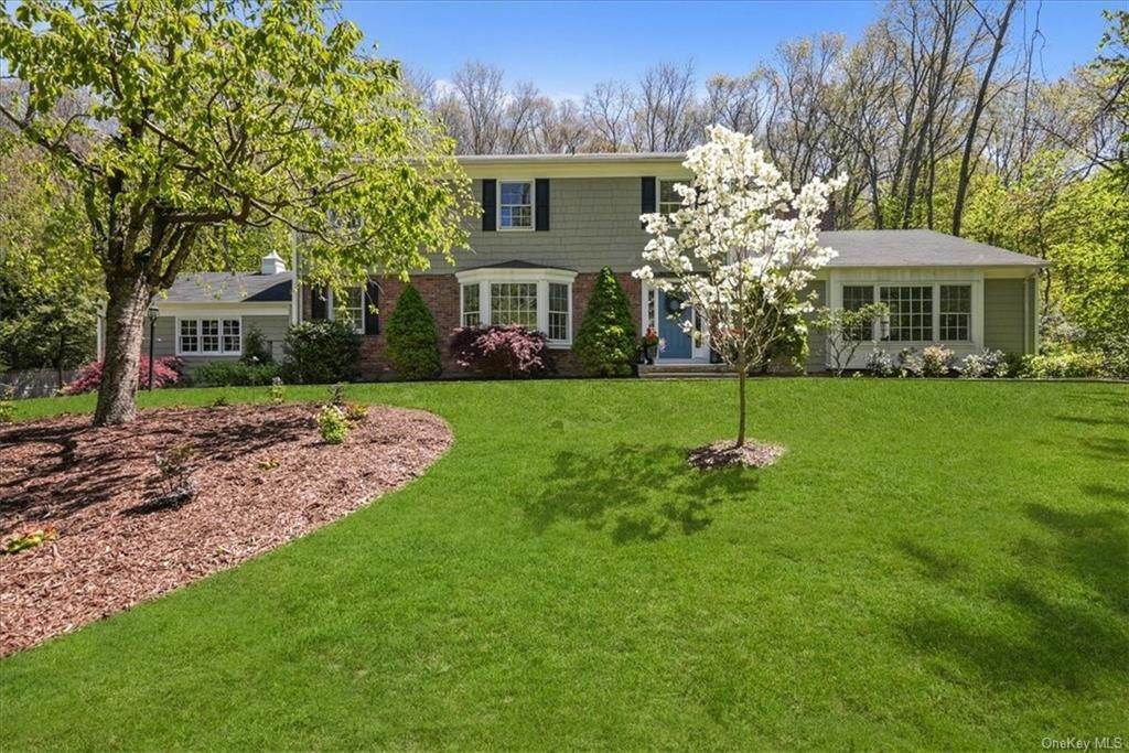 Residential for Sale at 611 Pleasantville Road Briarcliff Manor, New York 10510 United States