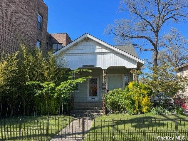 Residential for Sale at 41 Brooklyn Avenue Valley Stream, New York 11580 United States