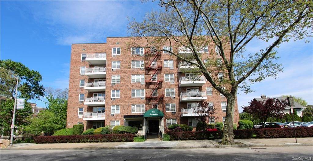 1. Residential for Sale at 415 Gramatan # 3A Mount Vernon, New York 10552 United States