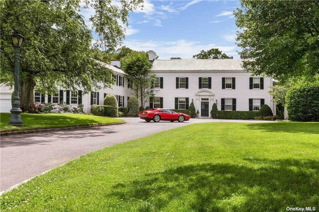 Residential for Sale at 10 Lands End Road Locust Valley, New York 11560 United States