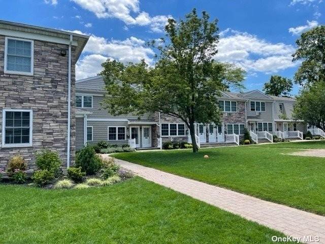 Residential Lease at 35 Fairfield Way # DE11 Commack, New York 11725 United States