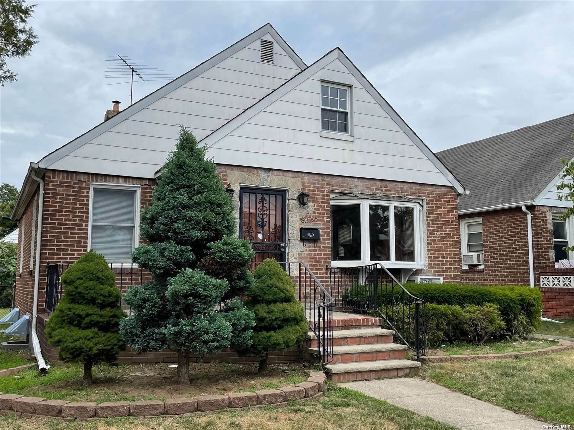Residential Lease at 83-27 255th Street Floral Park, New York 11004 United States