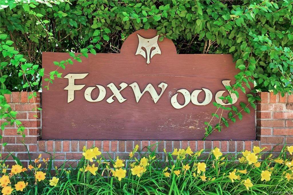 Жилой аренды в 24 Foxwood Circle Mount Kisco, Нью-Йорк 10549 Соединенные Штаты