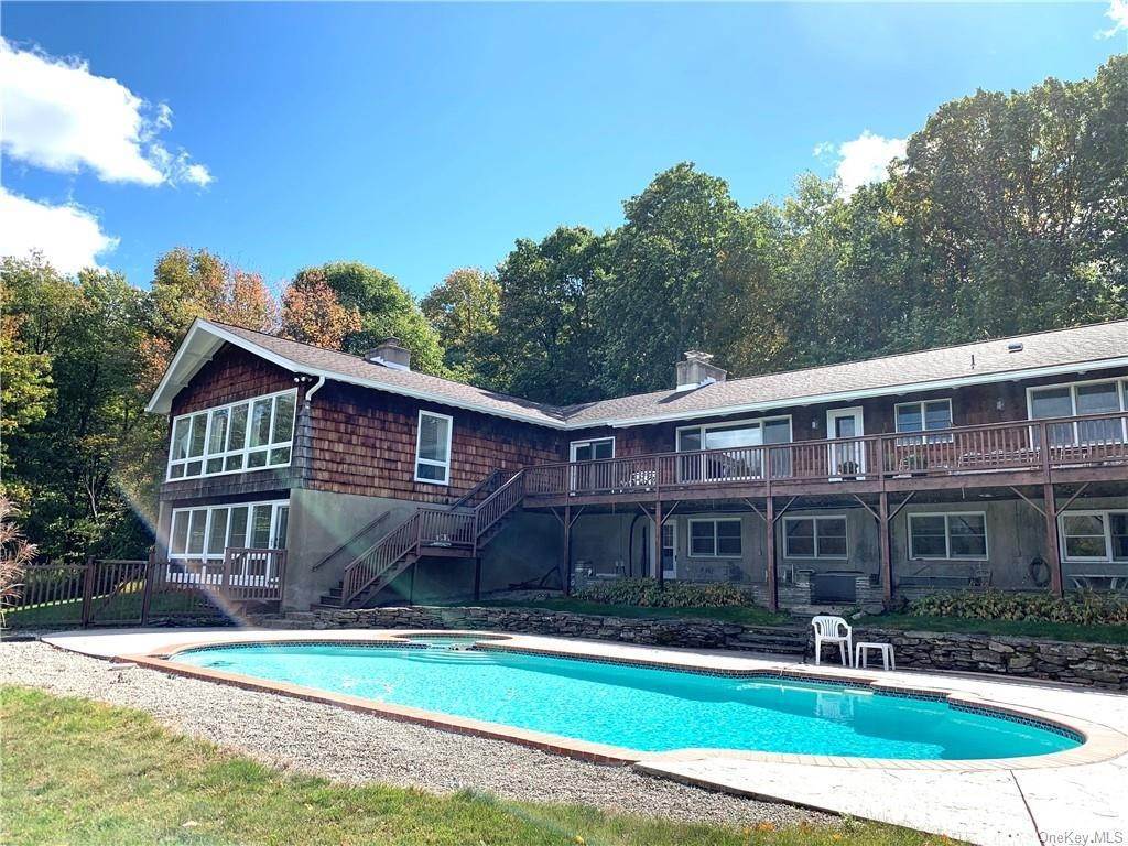 Residential for Sale at 7 Vik Drive Warwick, New York 10990 United States