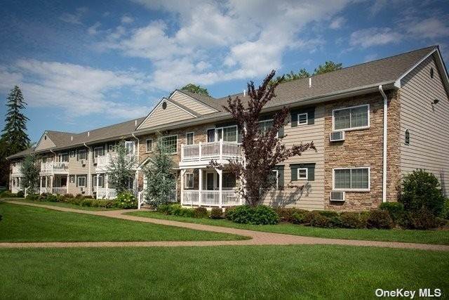 Residential Lease at 666 Veterans Highway # 2-1E Hauppauge, New York 11788 United States