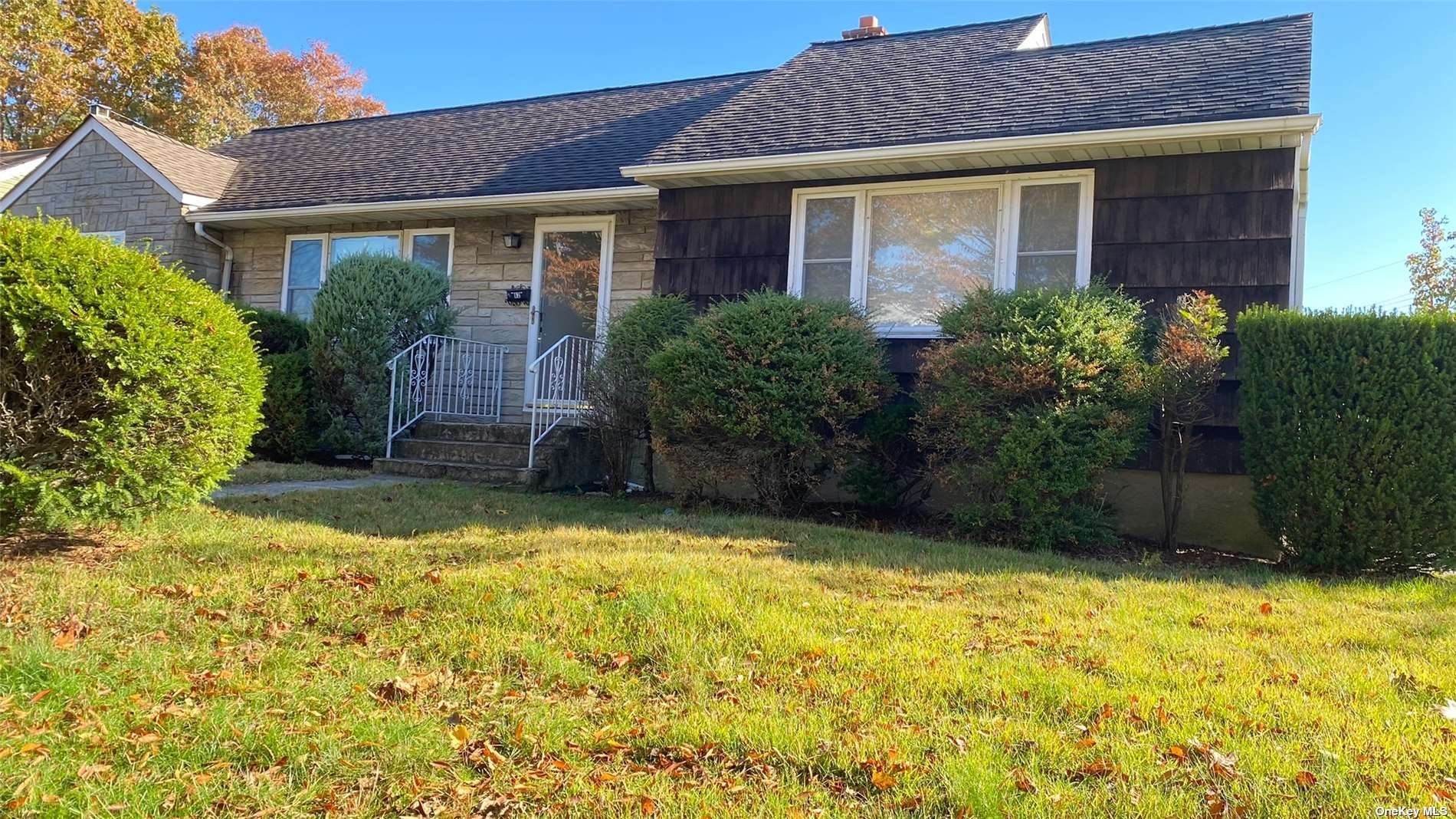 Residential Lease at 62 N Oakdale Avenue Bethpage, New York 11714 United States
