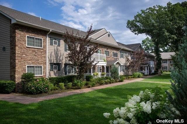 Residential Lease at 552 New Highway # 2-2D Hauppauge, New York 11788 United States