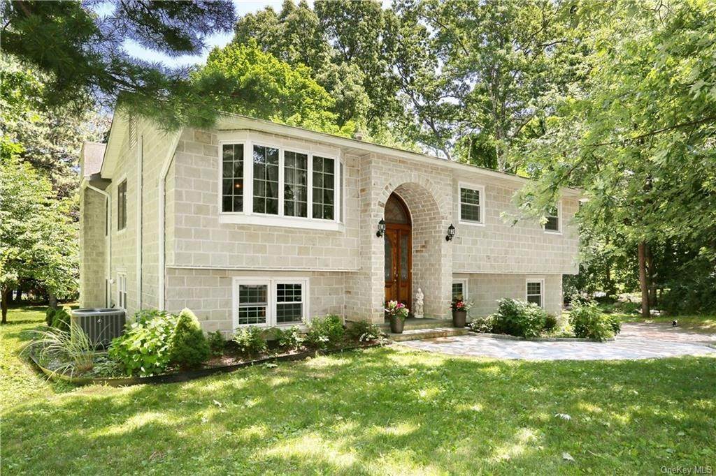 Residential for Sale at 6 Crocus Court Suffern, New York 10901 United States