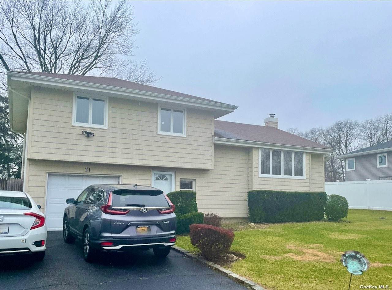 Residential Lease at 21 Amherst Drive Plainview, New York 11803 United States