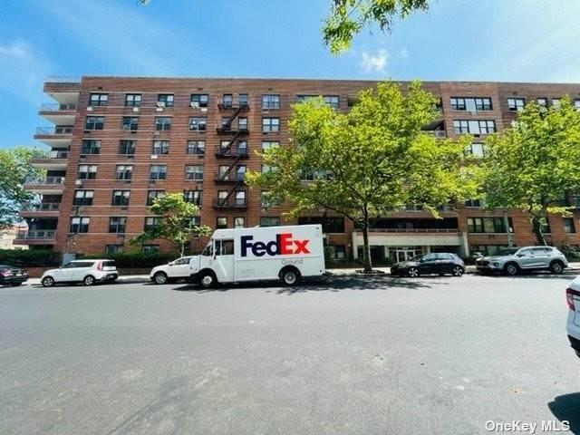 Residential Lease الساعة 108-50 62nd Drive Forest Hills, New York 11375 United States