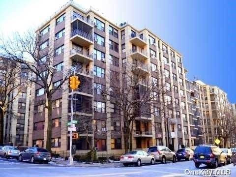 Жилой аренды в 98-51 64th Avenue # 4B Rego Park, Нью-Йорк 11374 Соединенные Штаты