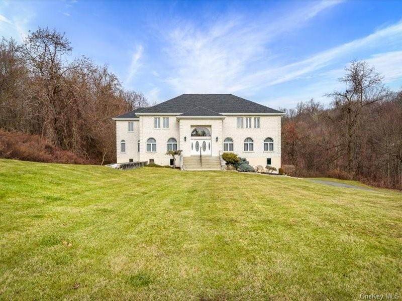 Residential Lease at 245 Bear Ridge Road Pleasantville, New York 10570 United States