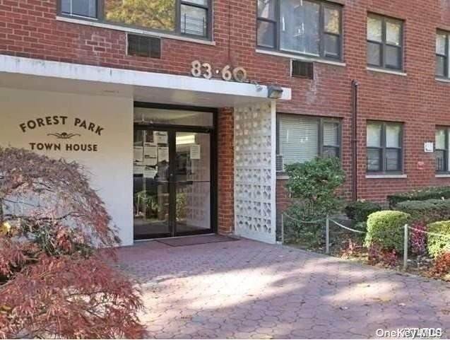 Residential Lease at 83-60 118th Street # 12E Kew Gardens, New York 11415 United States