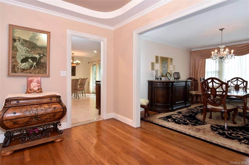 10. Residential for Sale at 19 Old Farm Road Scarsdale, New York 10583 United States