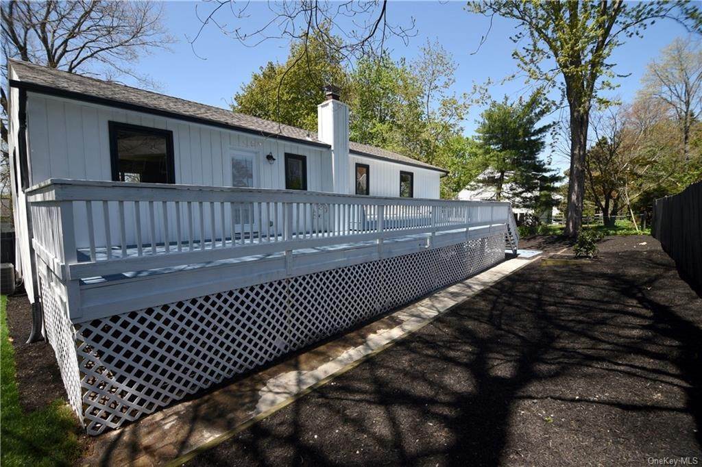 10. Residential for Sale at 4 N Parkway Drive Yorktown Heights, New York 10598 United States