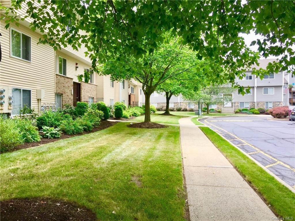 11. Residential for Sale at 25 College Avenue # 712 Nanuet, New York 10954 United States