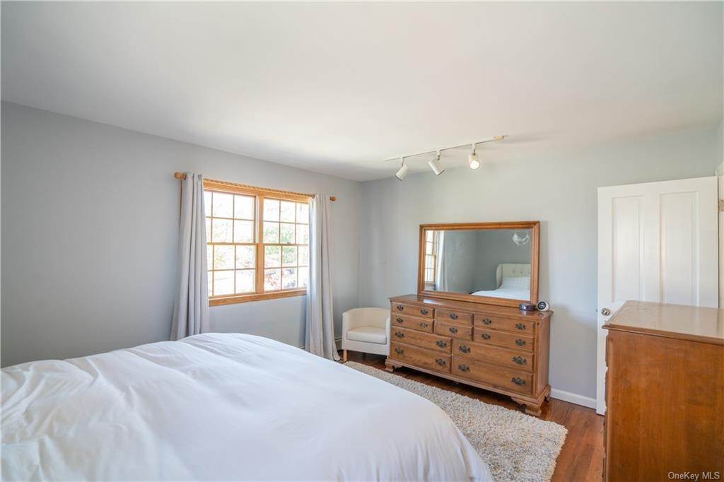 11. Residential for Sale at 1404 Shelbourne Avenue Mamaroneck, New York 10543 United States