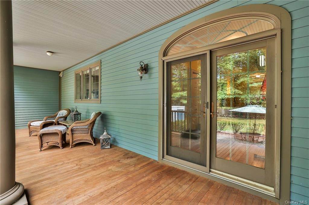 13. Residential for Sale at 4 Heyhoe Woods Road Palisades, New York 10964 United States