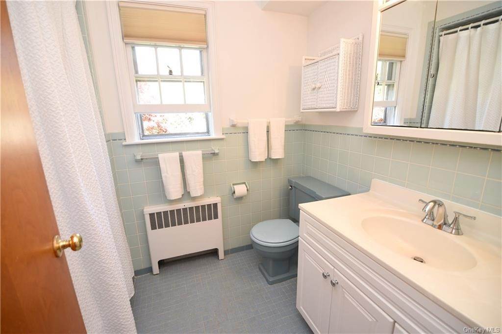 13. Residential for Sale at 90 Charlmont Drive Pleasantville, New York 10570 United States