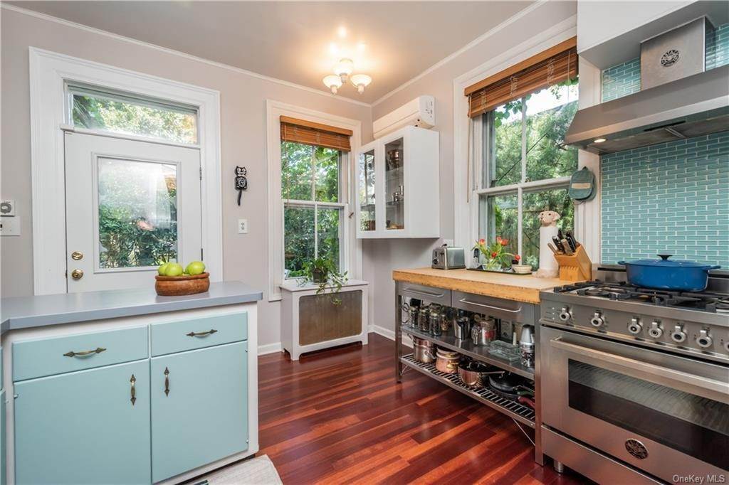 13. Residential for Sale at 57 Rossmore Avenue Bronxville, New York 10708 United States