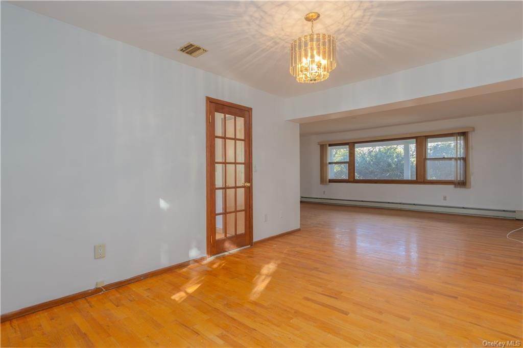 13. Residential for Sale at 435 Oak Tree Road Palisades, New York 10964 United States