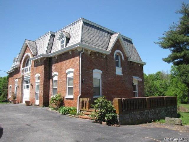 13. Residential Income for Sale at 224 Reservoir Road Goshen, New York 10924 United States