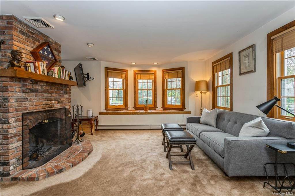 13. Residential for Sale at 164 Myrtle Avenue Mahopac, New York 10541 United States