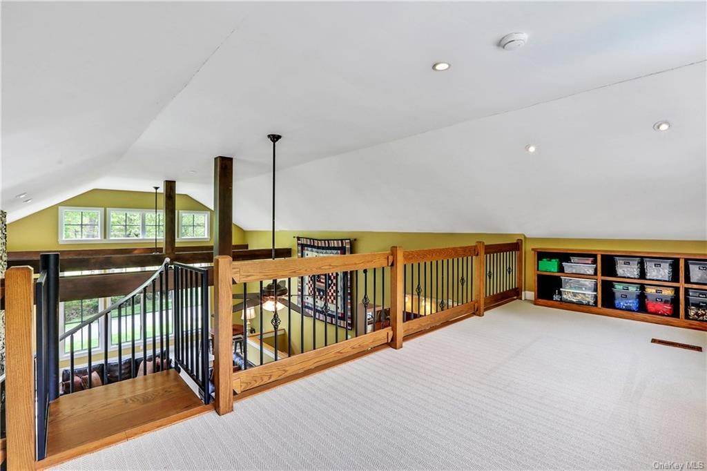 14. Residential for Sale at 6 Stony Brook Lane Cornwall, New York 12518 United States