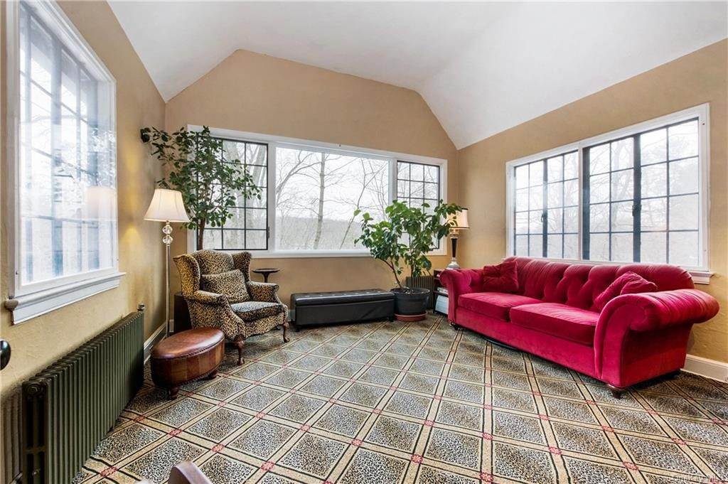 14. Residential for Sale at 14 Brook Lane Cortlandt Manor, New York 10567 United States