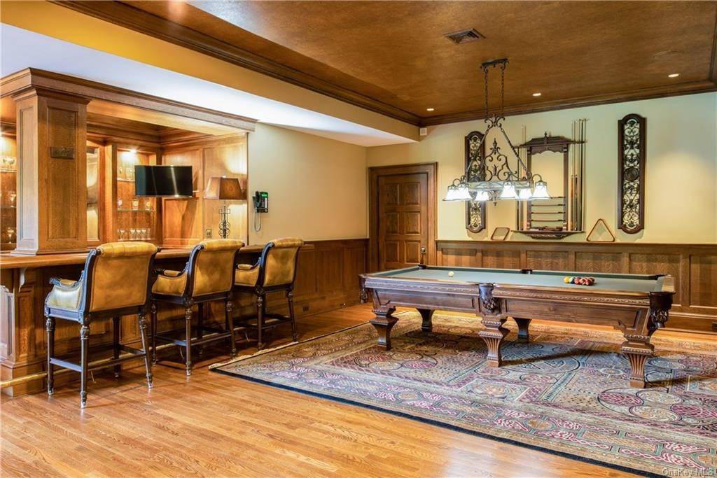 16. Residential for Sale at 9 Holly Branch Road Katonah, New York 10536 United States