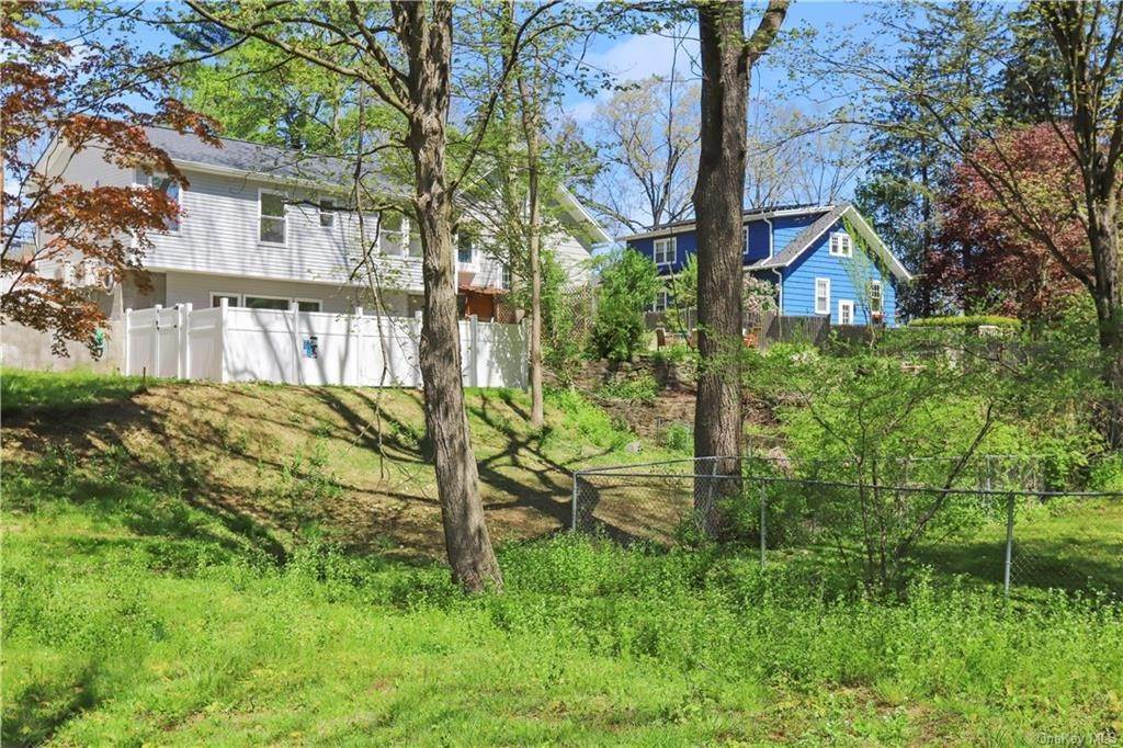 16. Residential Lease at 392 A Saw Mill River Road Millwood, New York 10546 United States