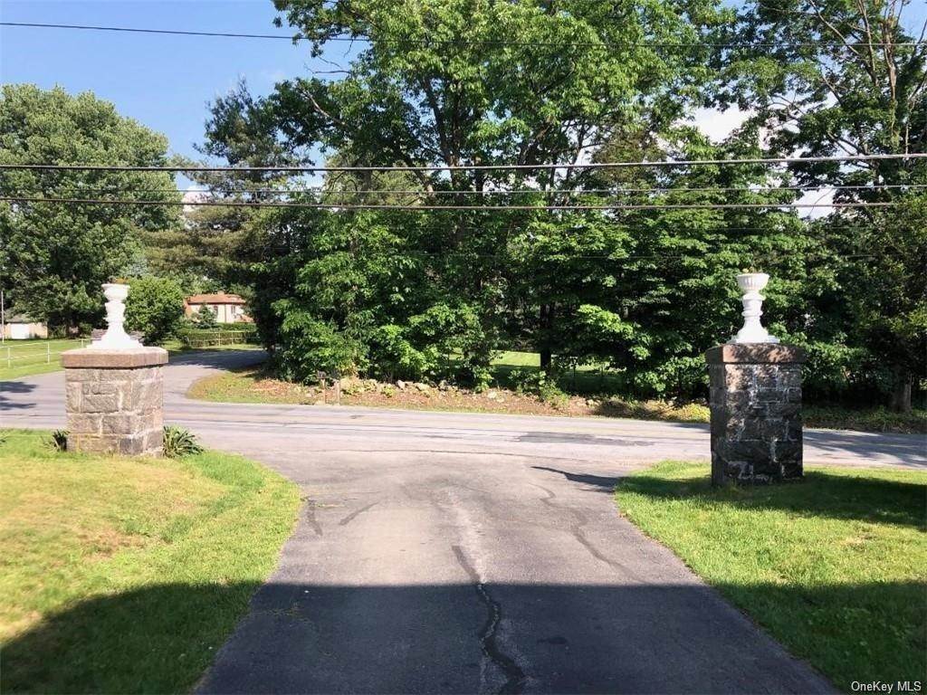 16. Residential Income for Sale at 224 Reservoir Road Goshen, New York 10924 United States