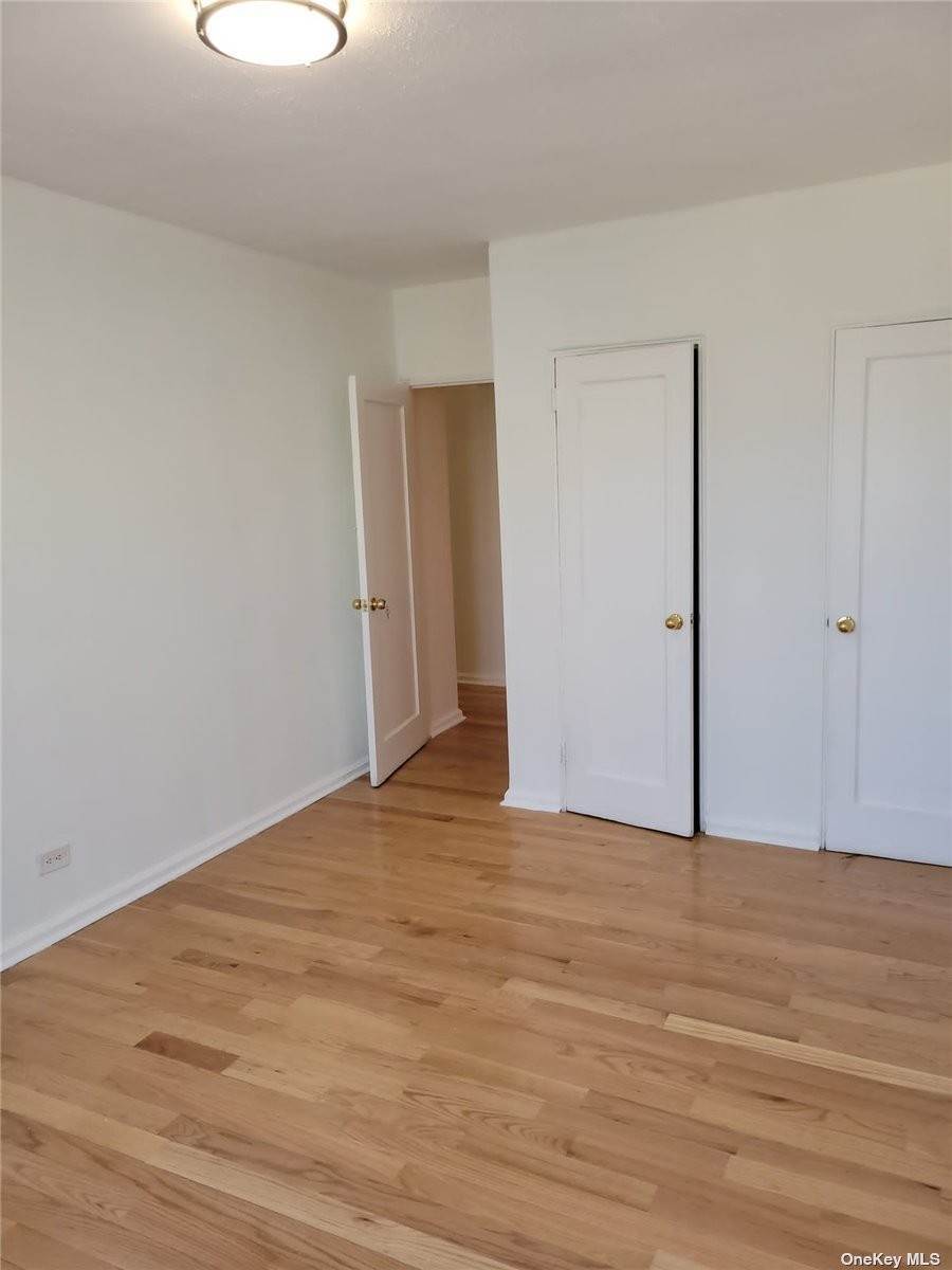 17. Residential for Sale at 105-24 64 Road # 3P Forest Hills, New York 11375 United States