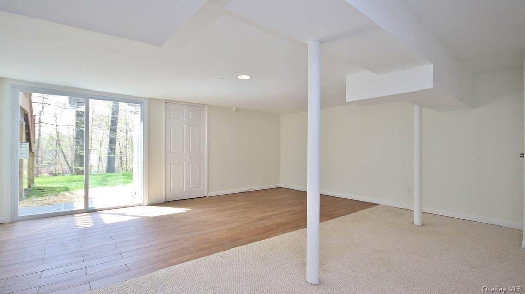 18. Residential for Sale at 16 Maple Hill Drive Mahopac, New York 10541 United States