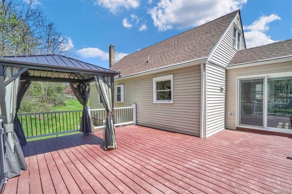 19. Residential for Sale at 635 State Route 32 Highland Mills, New York 10930 United States