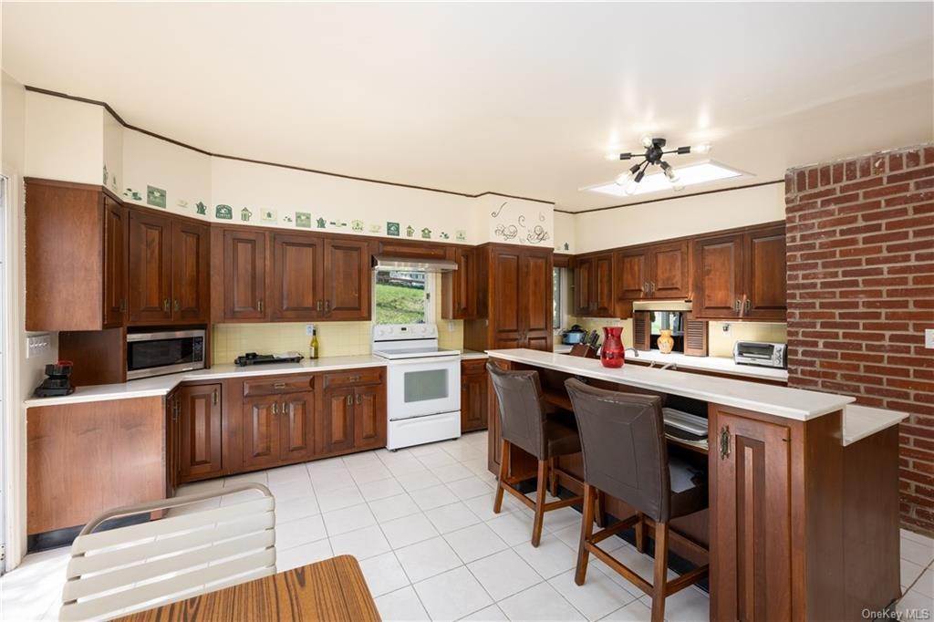 19. Residential for Sale at 28 Edge Hill Road Wappingers Falls, New York 12590 United States
