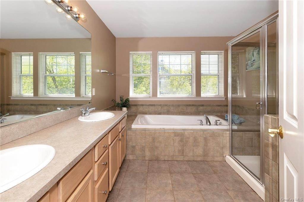 19. Residential for Sale at 71 Briarbrook Drive Briarcliff Manor, New York 10510 United States