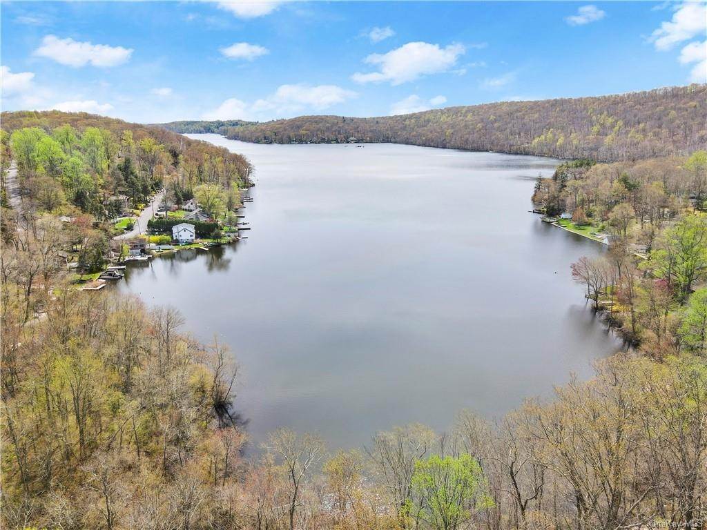 2. Residential for Sale at 649 Oscawana Lake Road Putnam Valley, New York 10579 United States